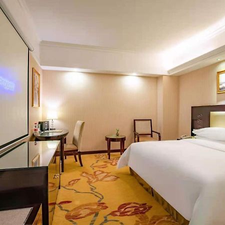 Vienna Hotel Baoan Liutang Xin'an  Exterior photo